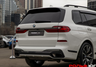 Подержанный автомобиль BMW X7 2020 года (24 фото)