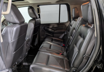 Подержанный автомобиль Ford Explorer 2008 года (3 фото)
