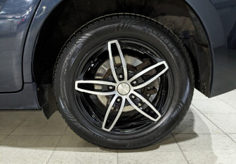 Подержанный автомобиль Toyota Verso 2014 года (12 фото)