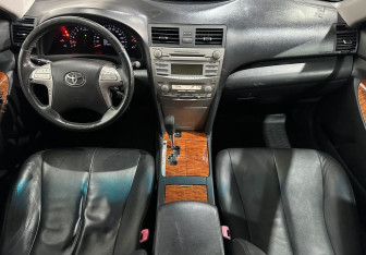 Подержанный автомобиль Toyota Camry Sedan 2009 года (9 фото)