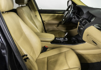 Подержанный автомобиль BMW X3 2013 года (9 фото)