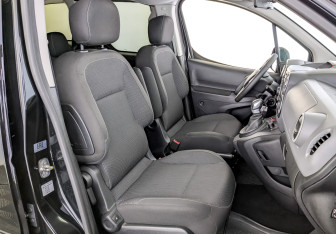 Подержанный автомобиль Opel Combo 2021 года (23 фото)