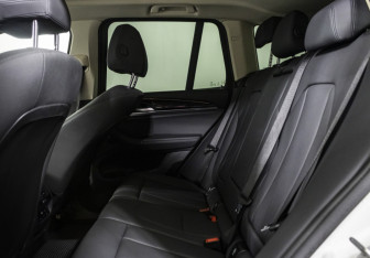 Подержанный автомобиль BMW X3 2020 года (13 фото)