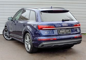 Подержанный автомобиль Audi Q7 2020 года (7 фото)