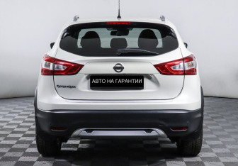 Подержанный автомобиль Nissan Qashqai 2016 года (4 фото)