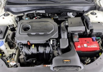 Подержанный автомобиль Kia Optima Sedan 2017 года (9 фото)