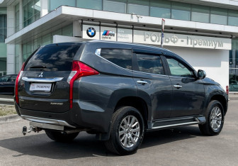 Подержанный автомобиль Mitsubishi Pajero Sport 2019 года (5 фото)
