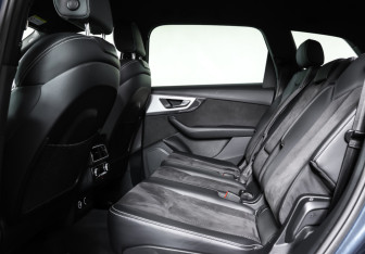 Подержанный автомобиль Audi Q7 2018 года (11 фото)