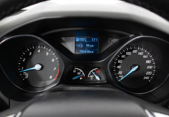 Подержанный автомобиль Ford Focus Hatchback 2013 года (12 фото)