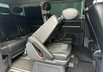 Подержанный автомобиль Volkswagen Multivan 2017 года (14 фото)
