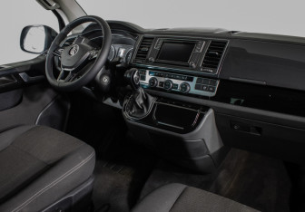 Подержанный автомобиль Volkswagen Multivan 2018 года (9 фото)