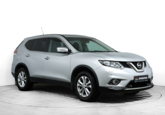 Подержанный автомобиль Nissan X-Trail 2015 года (3 фото)