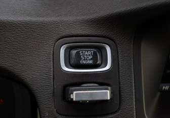 Подержанный автомобиль Volvo XC70 2011 года (15 фото)