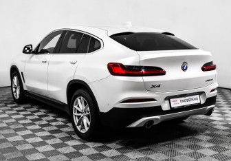 Подержанный автомобиль BMW X4 2018 года (7 фото)