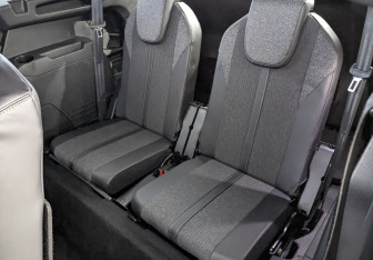 Подержанный автомобиль Peugeot 5008 Suv 2018 года (27 фото)