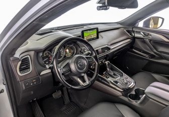 Подержанный автомобиль Mazda CX-9 2018 года (16 фото)
