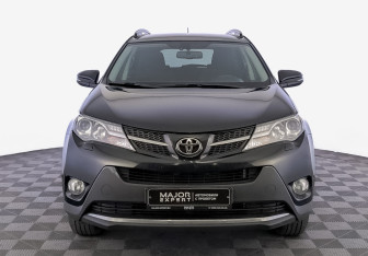 Подержанный автомобиль Toyota RAV4 2015 года (2 фото)