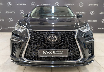 Подержанный автомобиль Toyota Highlander 2024 года (2 фото)