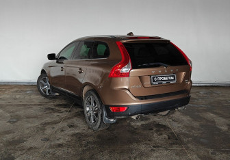 Подержанный автомобиль Volvo XC60 2012 года (4 фото)
