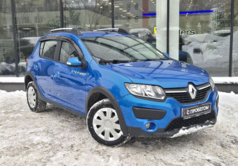 Подержанный автомобиль Renault Sandero 2018 года (3 фото)