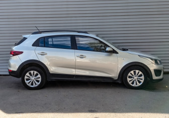 Подержанный автомобиль Kia Rio Hatchback 2020 года (4 фото)