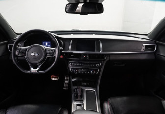 Подержанный автомобиль Kia Optima Sedan 2017 года (12 фото)