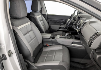 Подержанный автомобиль Citroen C5 Aircross 2019 года (24 фото)