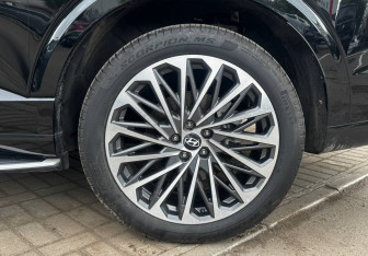 Подержанный автомобиль Hyundai Palisade 2025 года (20 фото)