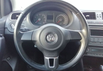 Подержанный автомобиль Volkswagen Polo Sedan 2013 года (12 фото)