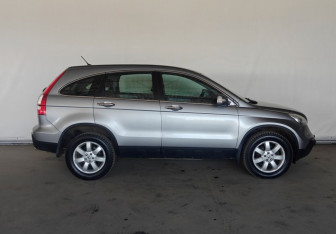 Подержанный автомобиль Honda CR-V 2008 года (8 фото)