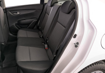 Подержанный автомобиль Kia Rio Sedan 2021 года (18 фото)