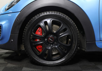 Подержанный автомобиль MINI Hatch 2018 года (25 фото)