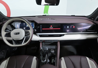 Подержанный автомобиль Geely Monjaro 2024 года (8 фото)