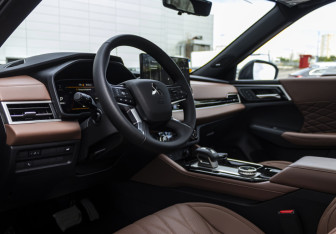 Новый Mitsubishi Outlander 2025 (9 фото)