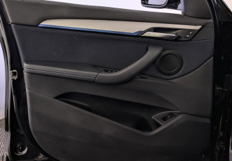 Подержанный автомобиль BMW X1 2019 года (19 фото)