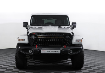 Подержанный автомобиль Jeep Wrangler 2022 года (2 фото)
