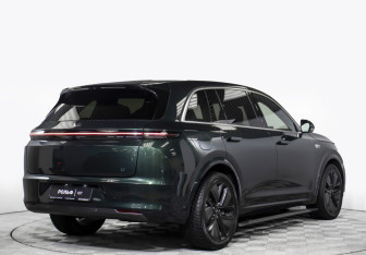 Подержанный автомобиль LiXiang L7 2023 года (5 фото)