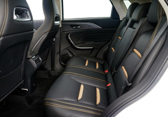 Подержанный автомобиль FAW Bestune T77 2022 года (22 фото)