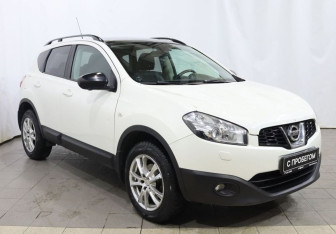 Подержанный автомобиль Nissan Qashqai 2013 года (3 фото)
