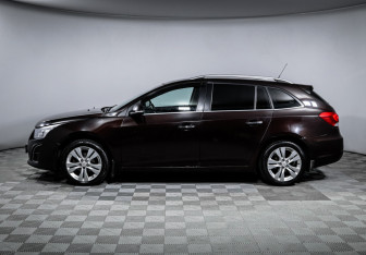 Подержанный автомобиль Chevrolet Cruze Wagon 2014 года (8 фото)