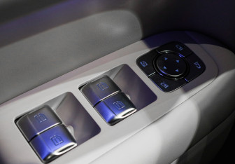 Подержанный автомобиль LiXiang L6 2024 года (13 фото)