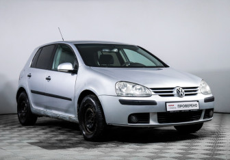 Подержанный автомобиль Volkswagen Golf Hatchback 2005 года (3 фото)