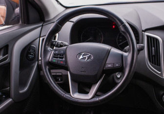 Подержанный автомобиль Hyundai Creta 2019 года (15 фото)