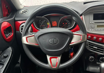 Подержанный автомобиль FAW Oley Sedan 2014 года (12 фото)