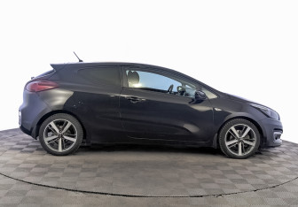 Подержанный автомобиль Kia Ceed Hatchback 2016 года (4 фото)