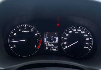 Подержанный автомобиль Hyundai Creta 2017 года (12 фото)