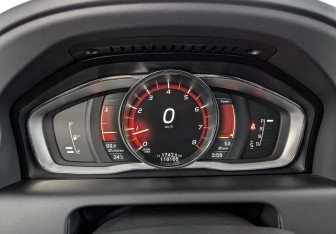 Подержанный автомобиль Volvo XC60 2015 года (16 фото)