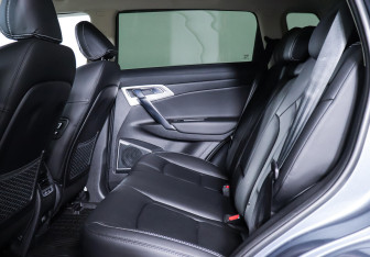 Подержанный автомобиль Geely Atlas 2022 года (18 фото)