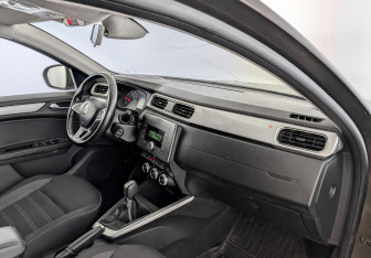 Подержанный автомобиль Renault Arkana 2019 года (11 фото)