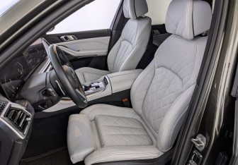 Подержанный автомобиль BMW X5 2024 года (20 фото)